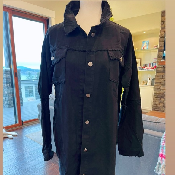 Oversized Button Up • ROCK & ROLL 🤘🏼 - Picture 4 of 9